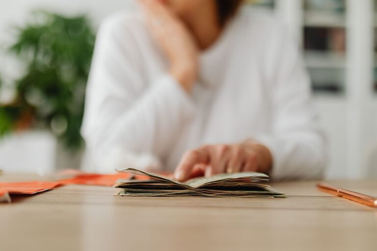 Simple Budget Habits to Improve Everyday Life